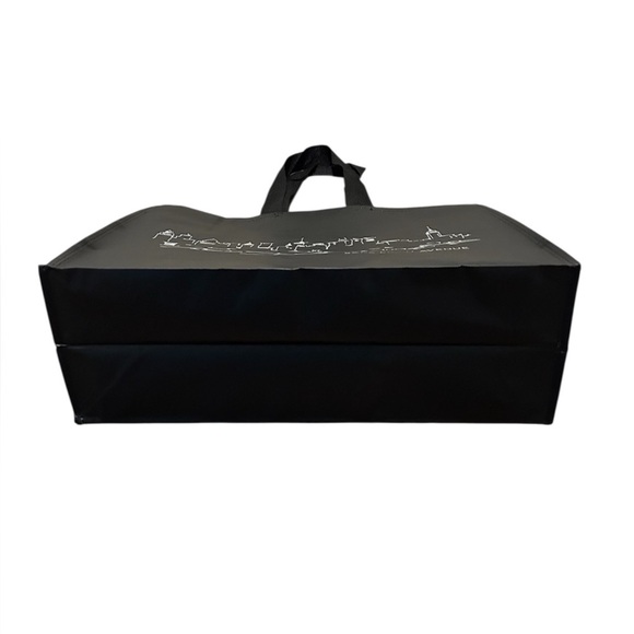 Saks Fifth Avenue Shopper Tote Bag NWT - Picture 3 of 4